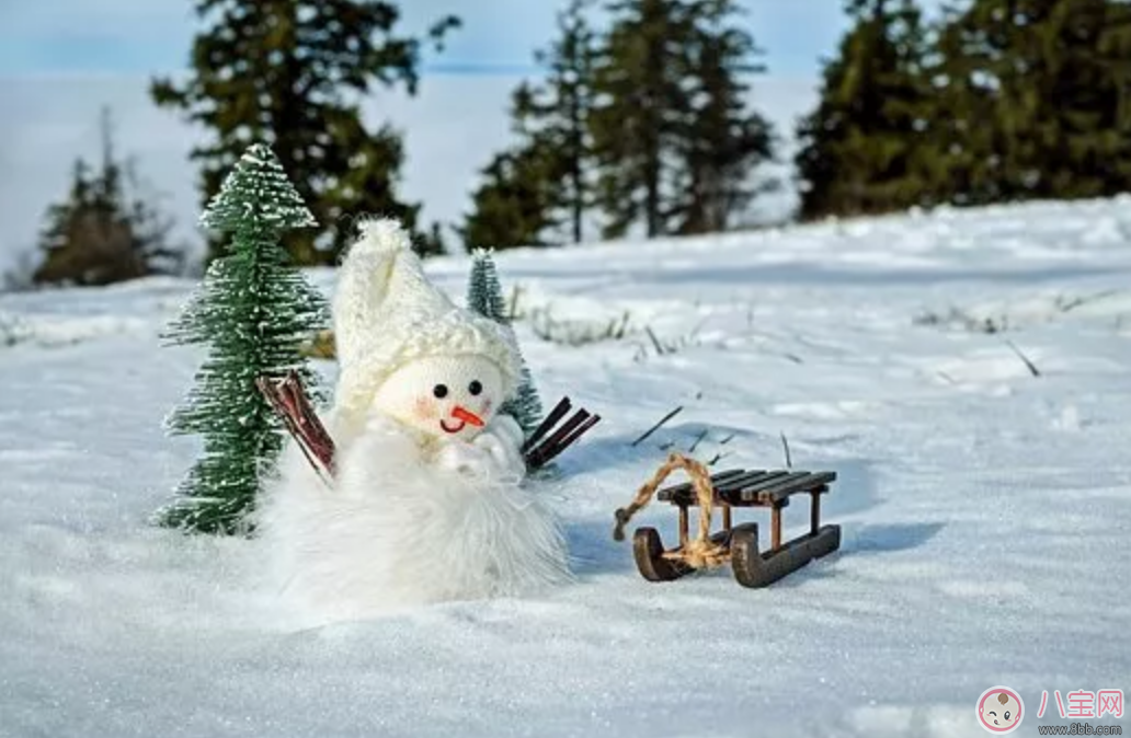 2歲寶寶去雪山玩要戴太陽鏡嗎 冬天帶寶寶玩雪如何選擇太陽鏡
