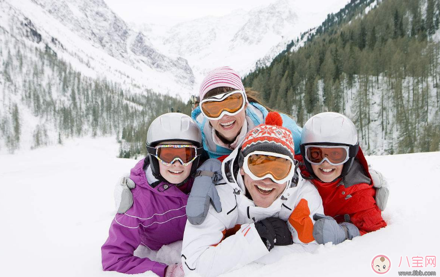 2歲寶寶去雪山玩要戴太陽鏡嗎 冬天帶寶寶玩雪如何選擇太陽鏡