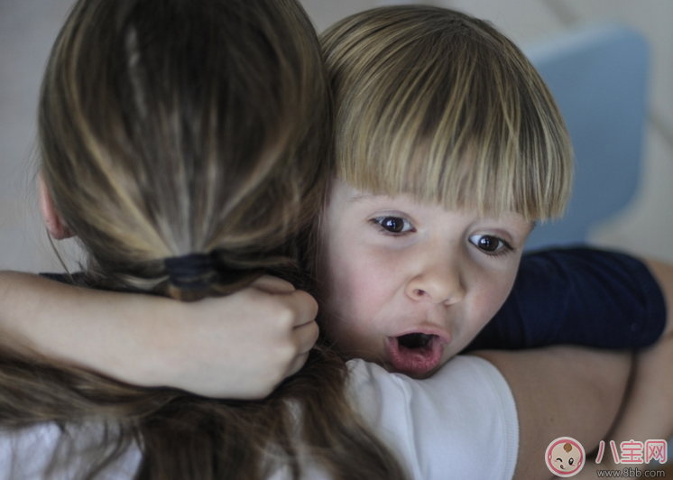 兒童自閉癥能治愈嗎 導致孩子自閉癥的原因有哪些