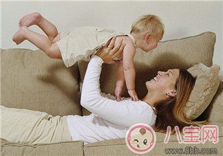 母乳喂養(yǎng)乳頭變白發(fā)硬怎么回事 乳頭變白且硬怎么辦 母乳喂養(yǎng)乳頭變白發(fā)硬怎么回事 乳頭變白且硬怎么辦