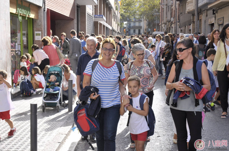 放學接孩子的心情說說 接孩子放學幸福感說說朋友圈