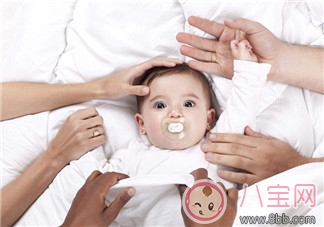 施巴嬰兒潤膚乳和護臀膏好用嗎 冬季寶寶用施巴嬰兒潤膚乳和護臀膏怎么樣