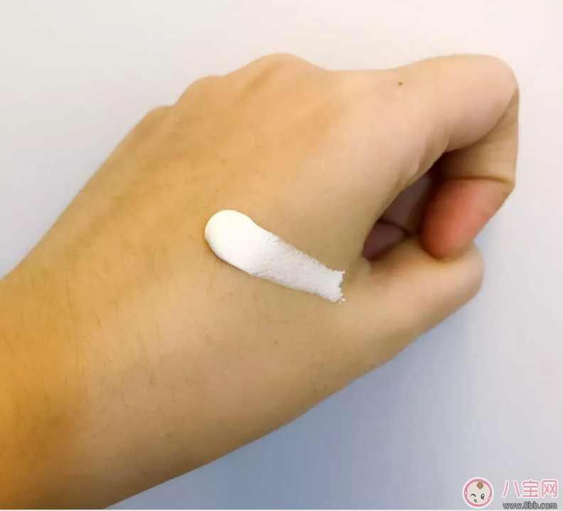 施巴嬰兒潤膚乳和護臀膏好用嗎 冬季寶寶用施巴嬰兒潤膚乳和護臀膏怎么樣