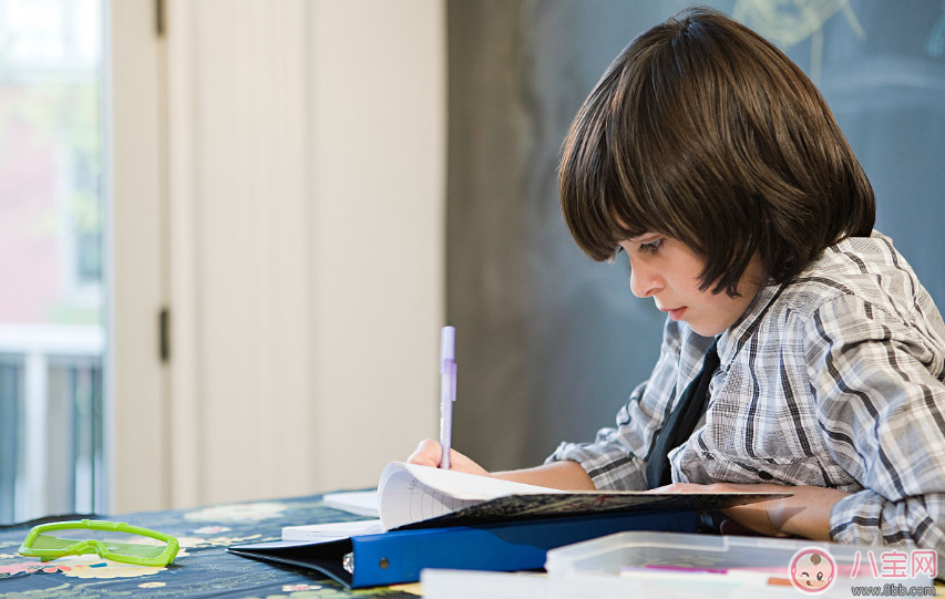 孩子在家怎么輔導他做作業 怎么樣輔導孩子做作業