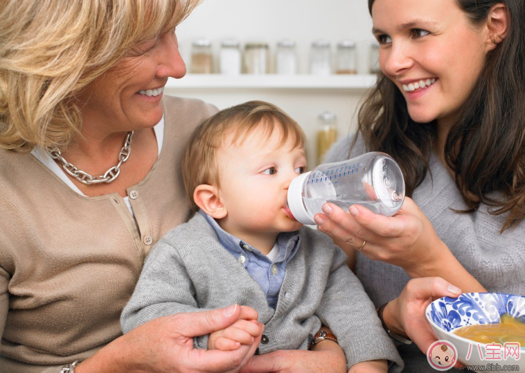 寶寶吃奶粉后拉肚子是什么原因 孩子吃奶粉腸胃不好自查