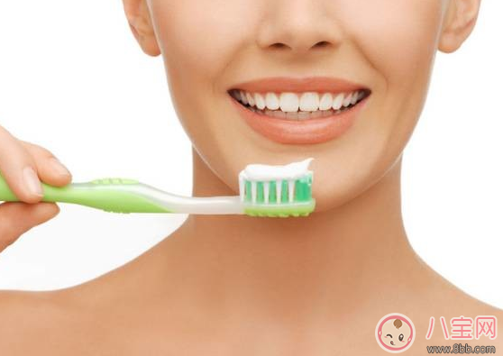 牙齦經常無故出血怎么回事 牙齒流血是什么病征兆 牙齦經常無故出血怎么回事 牙齒流血是什么病征兆