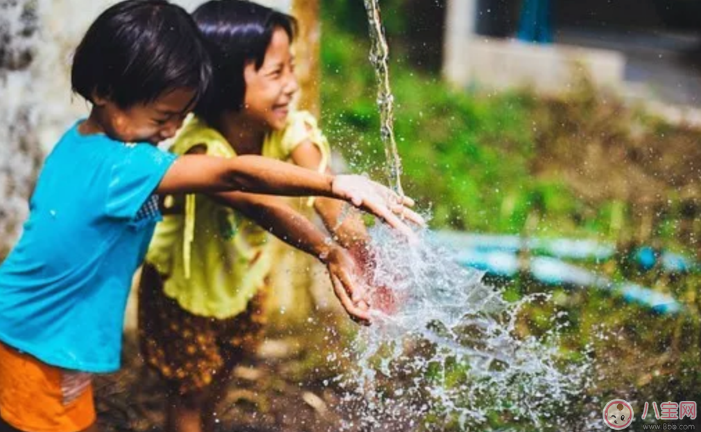 袁弘張歆藝給萌娃洗澡為什么不小心著涼 冬天怎么給寶寶洗澡才不會(huì)著涼