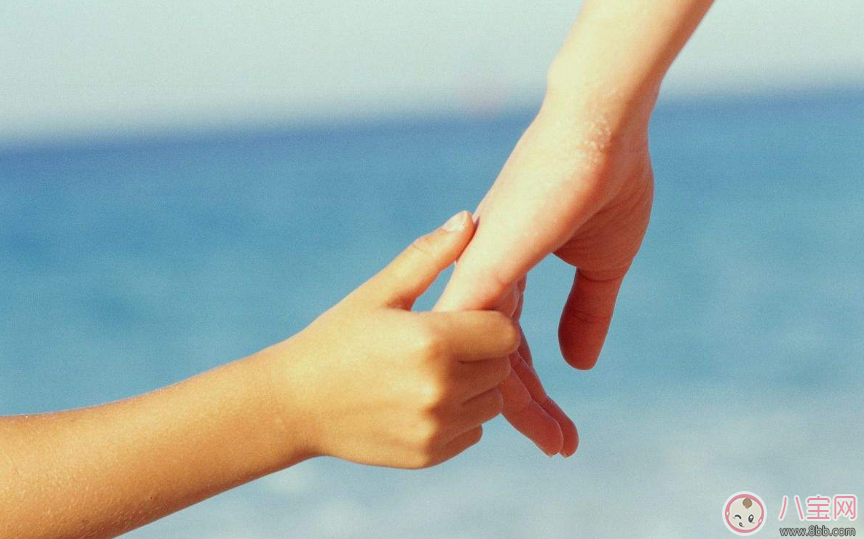 寶寶指甲上月牙越多越好嗎 寶寶指甲上的小白點是怎么回事