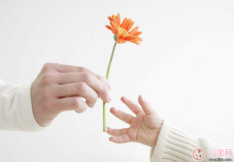 寶寶指甲上月牙越多越好嗎 寶寶指甲上的小白點是怎么回事