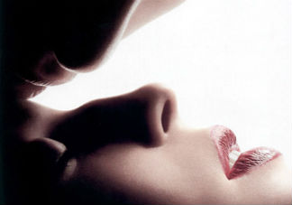 處女第一次做愛都特別緊嗎 處女第一次性生活教程技巧