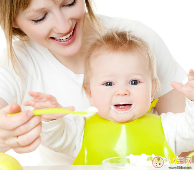 寶寶最遲多久說話 寶寶會說話的前兆有哪些