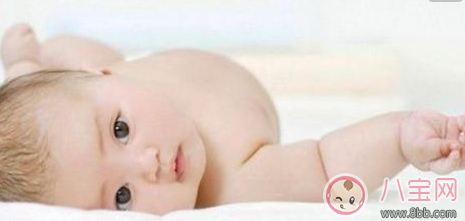 三個月寶寶怎么練翻身 3個月寶寶可以爬嗎