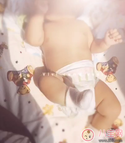 寶寶曬太陽可以直曬嗎 寶寶曬太陽能不能曬頭