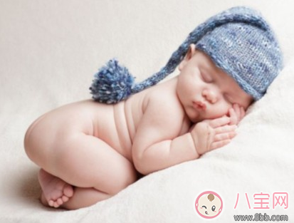 寶寶耳朵上有個小洞是怎么回事 寶寶耳朵上的小洞是遺傳嗎