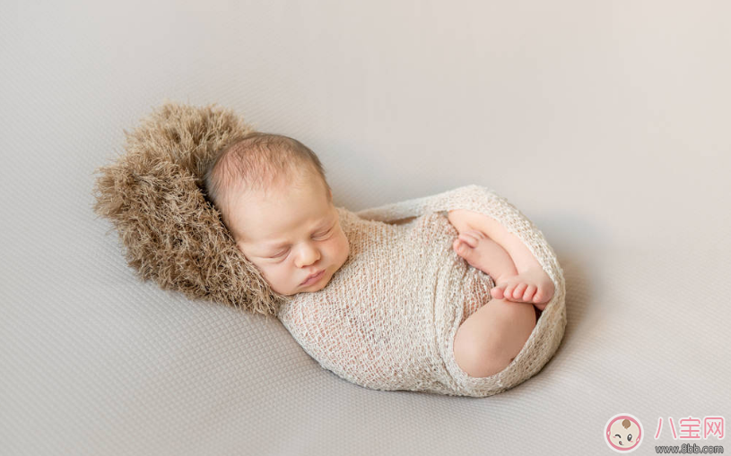 新生兒襁褓真的有用嗎 襁褓的包法適合多大嬰兒