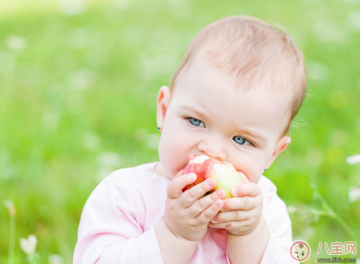 小孩什么時候應(yīng)該長牙 寶寶長牙會有哪些不適