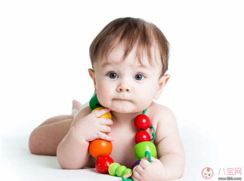小孩什么時候應(yīng)該長牙 寶寶長牙會有哪些不適