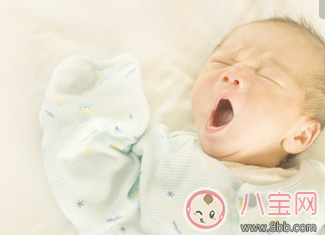 寶寶睡覺老是一抖一抖怎么辦 寶寶睡覺時突然抖動怎么回事