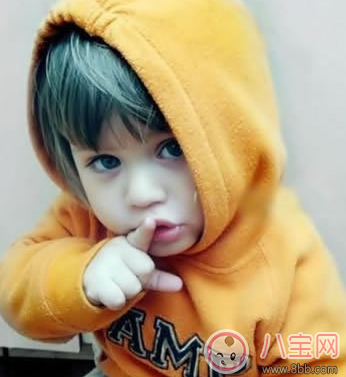 孩子內(nèi)向不愛說話怎么辦 不愛說話小孩怎樣教育