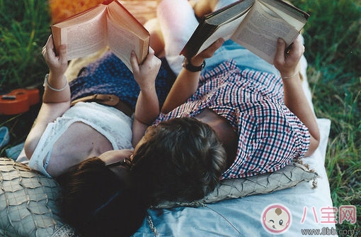 男人在啪啪的時(shí)候?yàn)槭裁聪矚g吻胸 男人啪啪除了摸胸還有哪些行為 男人在啪啪的時(shí)候?yàn)槭裁聪矚g吻胸 男人啪啪除了摸胸還有哪些行為