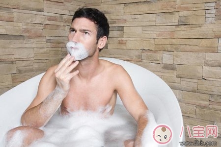 男人在啪啪的時(shí)候?yàn)槭裁聪矚g吻胸 男人啪啪除了摸胸還有哪些行為 男人在啪啪的時(shí)候?yàn)槭裁聪矚g吻胸 男人啪啪除了摸胸還有哪些行為