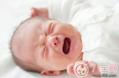 寶寶哭鬧不睡覺怎么辦 寶寶睡覺不踏實(shí)易驚醒怎么回事 寶寶哭鬧不睡覺怎么辦 寶寶睡覺不踏實(shí)易驚醒怎么回事