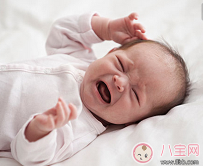 寶寶哭鬧不睡覺怎么辦 寶寶睡覺不踏實(shí)易驚醒怎么回事 寶寶哭鬧不睡覺怎么辦 寶寶睡覺不踏實(shí)易驚醒怎么回事