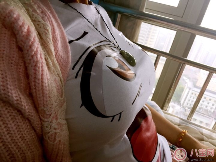 女人怎樣挑選適合自己的文胸 女人胸太大有什么煩惱