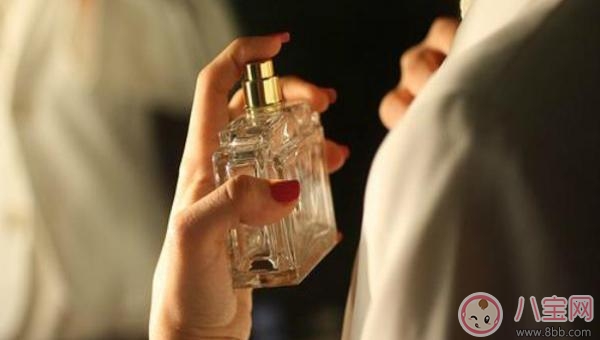 為什么女人有體香男人卻沒有 女人的體香是從哪個位置發出來的