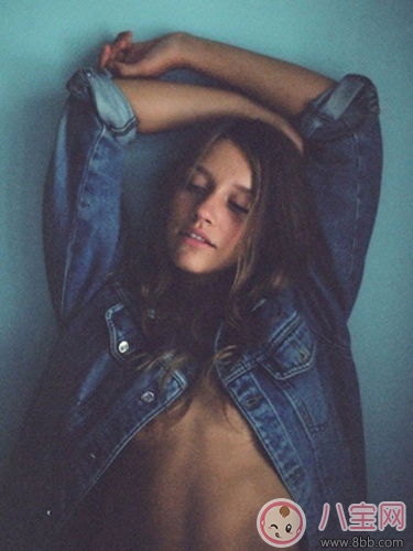 女人看到其他女人自慰會(huì)不會(huì)有感覺(jué)呢 女人是不是也像男人一樣經(jīng)常自慰呢 女人看到其他女人自慰會(huì)不會(huì)有感覺(jué)呢 女人是不是也像男人一樣經(jīng)常自慰呢