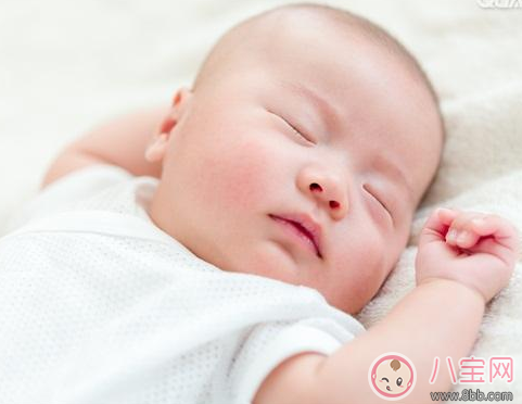 怎么讓新生兒有安全感 新生兒缺乏安全感有哪些表現