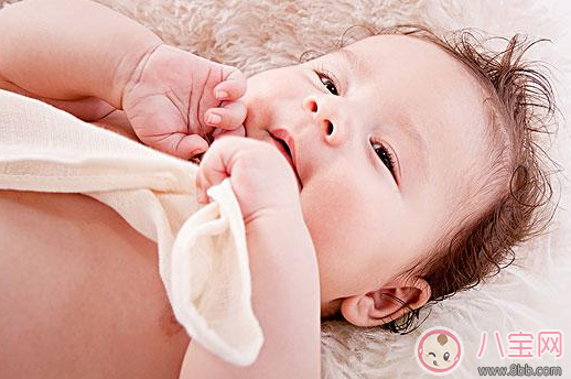 怎么讓新生兒有安全感 新生兒缺乏安全感有哪些表現