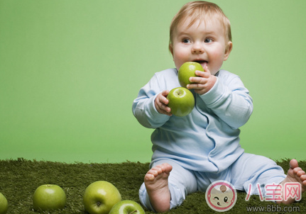 怎么和一歲半寶寶相處 一歲半寶寶調皮不聽話怎么管教