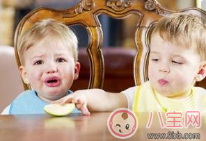 寶寶愛搶東西怎么辦 寶寶什么東西都想要怎么教育
