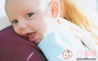 孩子吃奶時打嗝是什么原因 孩子吃奶打嗝解決技巧推薦