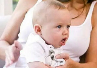 孩子吃奶時打嗝是什么原因 孩子吃奶打嗝解決技巧推薦