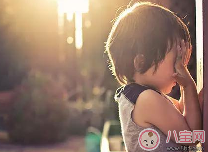 孩子見到生人不愛說話怎么辦 孩子不愛說話如何教育 孩子見到生人不愛說話怎么辦 孩子不愛說話如何教育