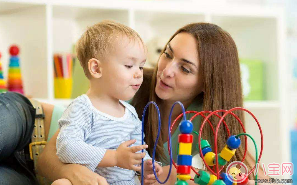 讓孩子馬上不哭的教育方法 孩子哭泣媽媽怎么教育