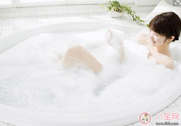 女性懷孕了能泡澡嗎  孕早期能不能泡澡