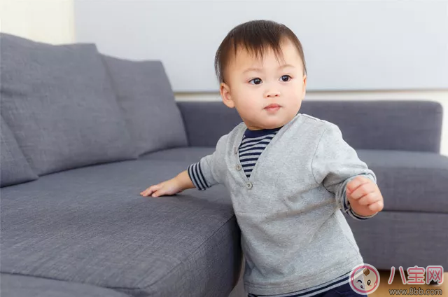 孩子走路的樣子很奇怪怎么改 如何糾正孩子的走路姿勢(shì) 孩子走路的樣子很奇怪怎么改 如何糾正孩子的走路姿勢(shì)