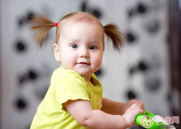 孩子走路的樣子很奇怪怎么改 如何糾正孩子的走路姿勢(shì) 孩子走路的樣子很奇怪怎么改 如何糾正孩子的走路姿勢(shì)