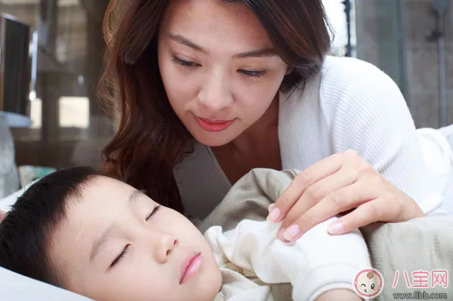 孩子不喜歡分床睡怎么辦 引導(dǎo)孩子分床睡的方法是什么 孩子不喜歡分床睡怎么辦 引導(dǎo)孩子分床睡的方法是什么