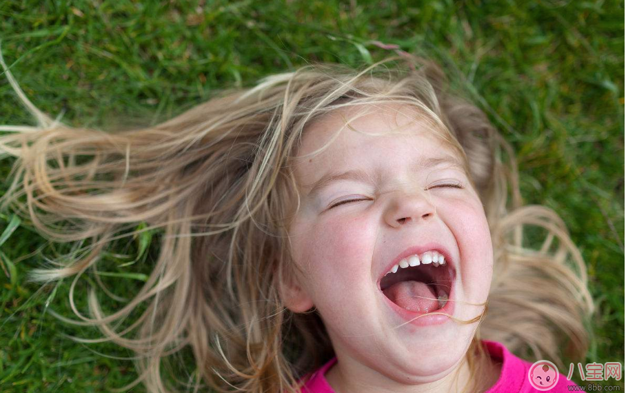 笑得越早的嬰兒越聰明嗎 寶寶笑的早說(shuō)明什么
