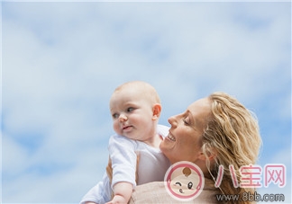 新生兒怎樣抱才舒服 寶寶應該怎么抱才舒適