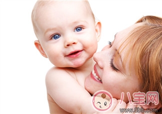 冬天寶寶滿月后可以出門嗎 滿月寶寶應怎樣護理 冬天寶寶滿月后可以出門嗎 滿月寶寶應怎樣護理