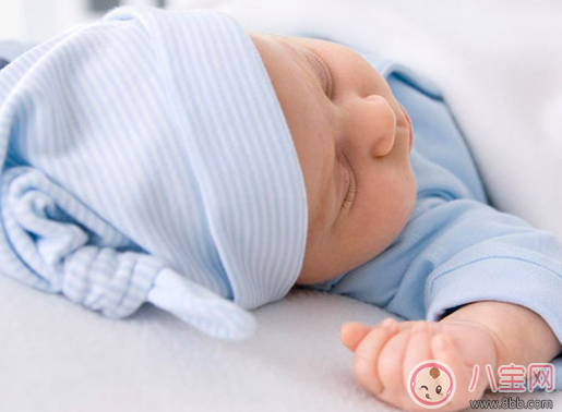 新生兒睡眠少怎么辦 新生兒每天睡多久正常