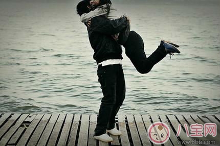 第一次親嘴是什么感覺 為什么親嘴的時候女人總是會閉著眼