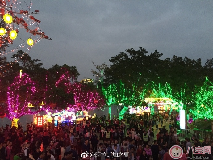 元宵節看花燈圖片 2018元宵節看燈花說說朋友圈 元宵節看花燈圖片 2018元宵節看燈花說說朋友圈