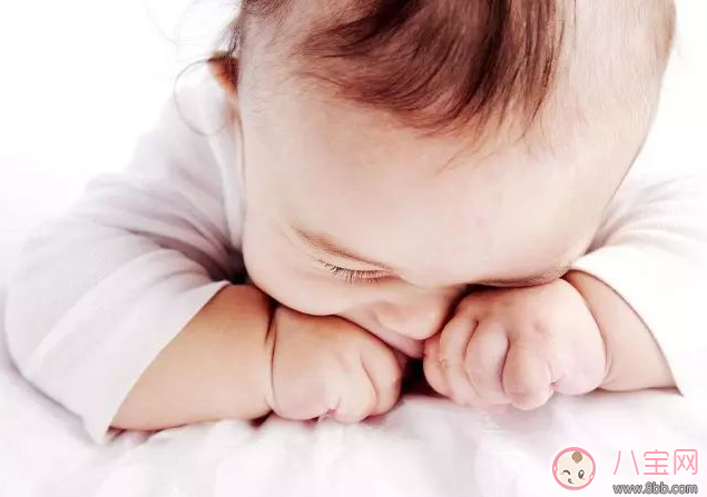 為什么嬰兒喜歡揉眼睛 寶寶總愛揉眼睛怎么辦 為什么嬰兒喜歡揉眼睛 寶寶總愛揉眼睛怎么辦
