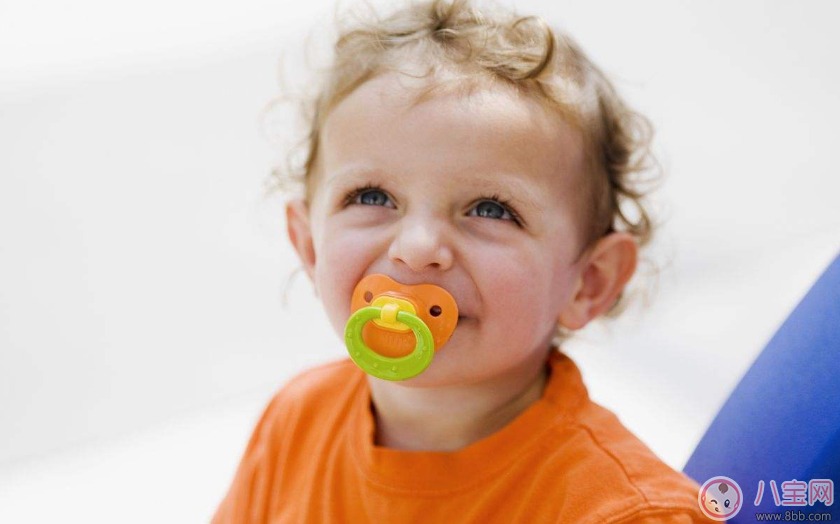 寶寶多大需要戒掉安撫奶嘴 寶寶可以長期用奶嘴嗎